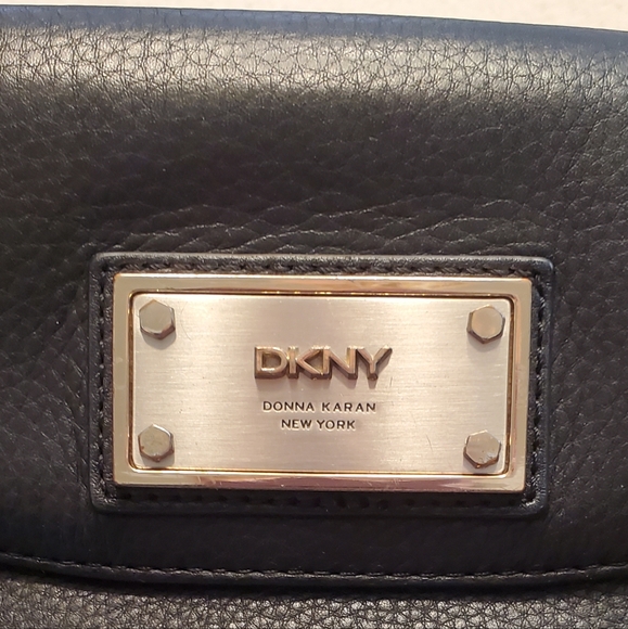 DKNY Black Leather Shoulder Bag with Leather & Goldtone Chain Strap - Picture 13 of 14